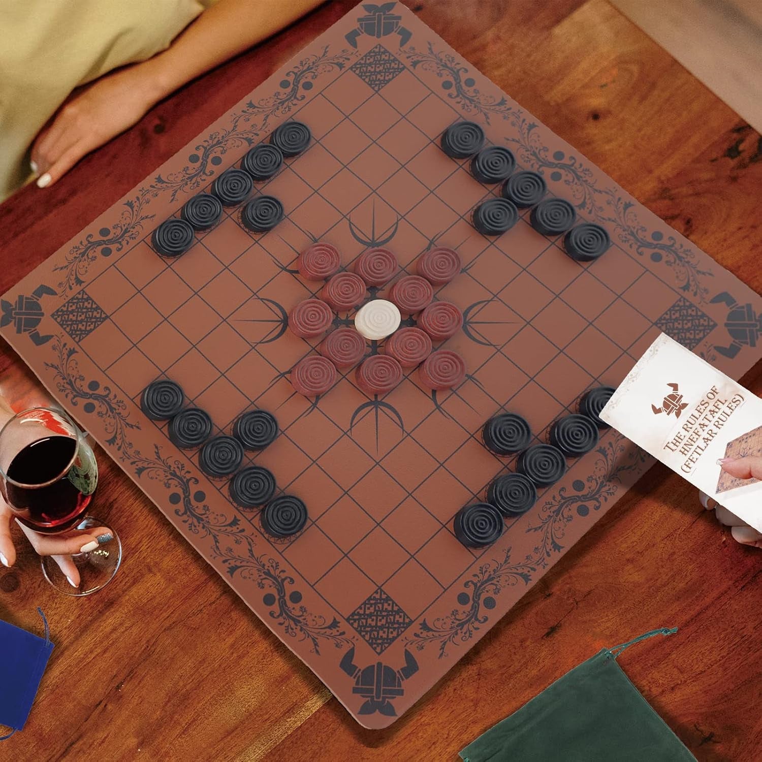 HNEFATAFL: Viking Chess Board Game, Authentic Traditional Two-Player Strategy Board Game, Travel Games with Chessboard. a Leather Game Board+37 Pieces+A Game Strategy+2 Plush Storage Bags